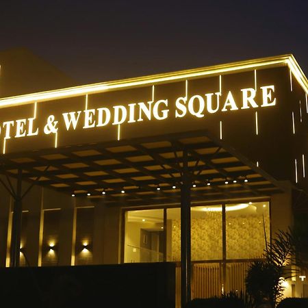 J P Hotel And Wedding Square Pilibhit Exterior foto